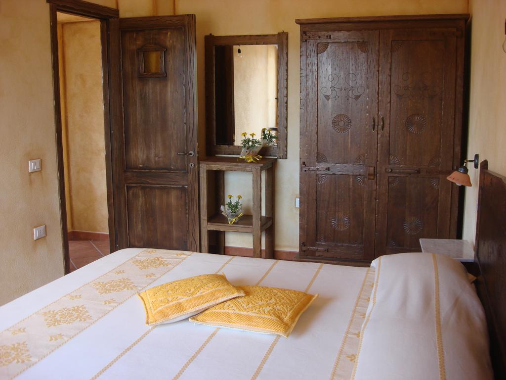 Grazia Deledda Bed & Breakfast Galtelli Bagian luar foto