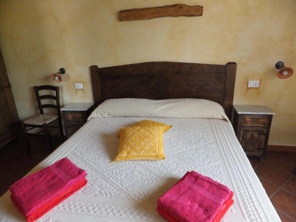 Grazia Deledda Bed & Breakfast Galtelli Bagian luar foto